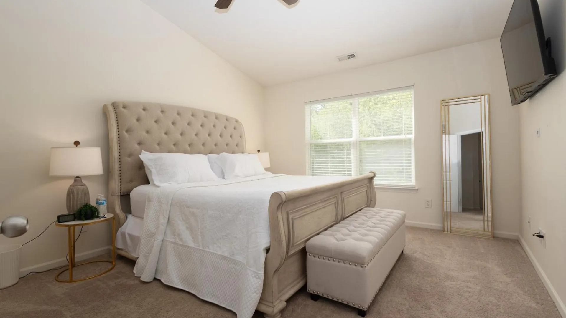 Apartmán Chic Minimalist Townhouse Charlotte 0*,